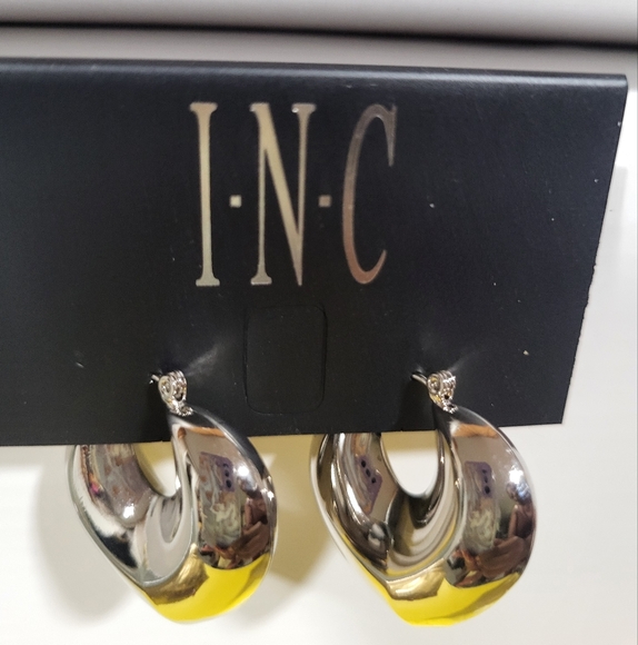 90s Silver Tone Hoop Earrings - Picture 2 of 3